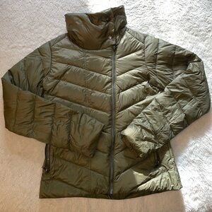 Patagonia Olive Green Puffer Jacket with Zipping Pockets, S (fits like XS)